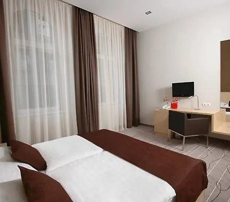 Promenade Otel 3*