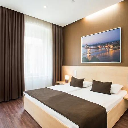Otel Promenade 3*